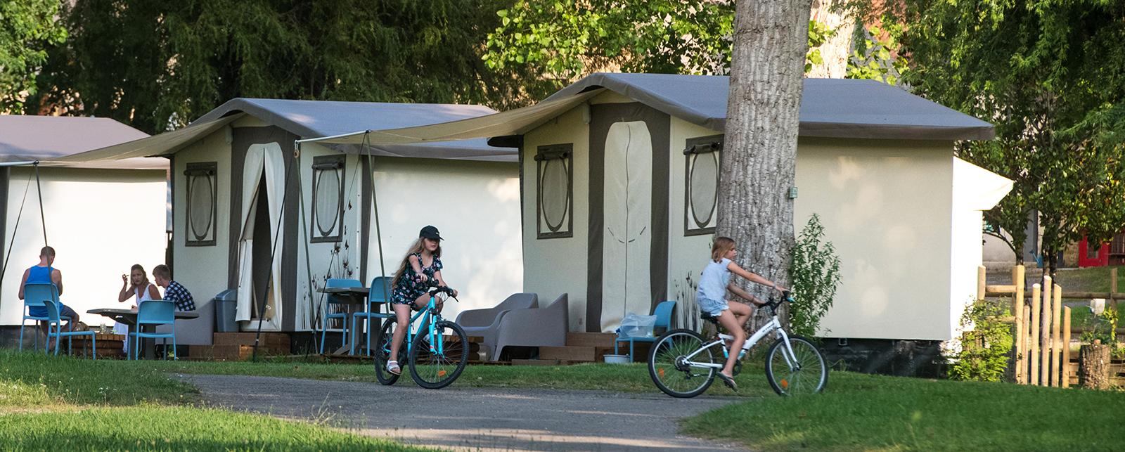 Camping Les Rives de la Dordogne Domme Nouvelle Aquitaine